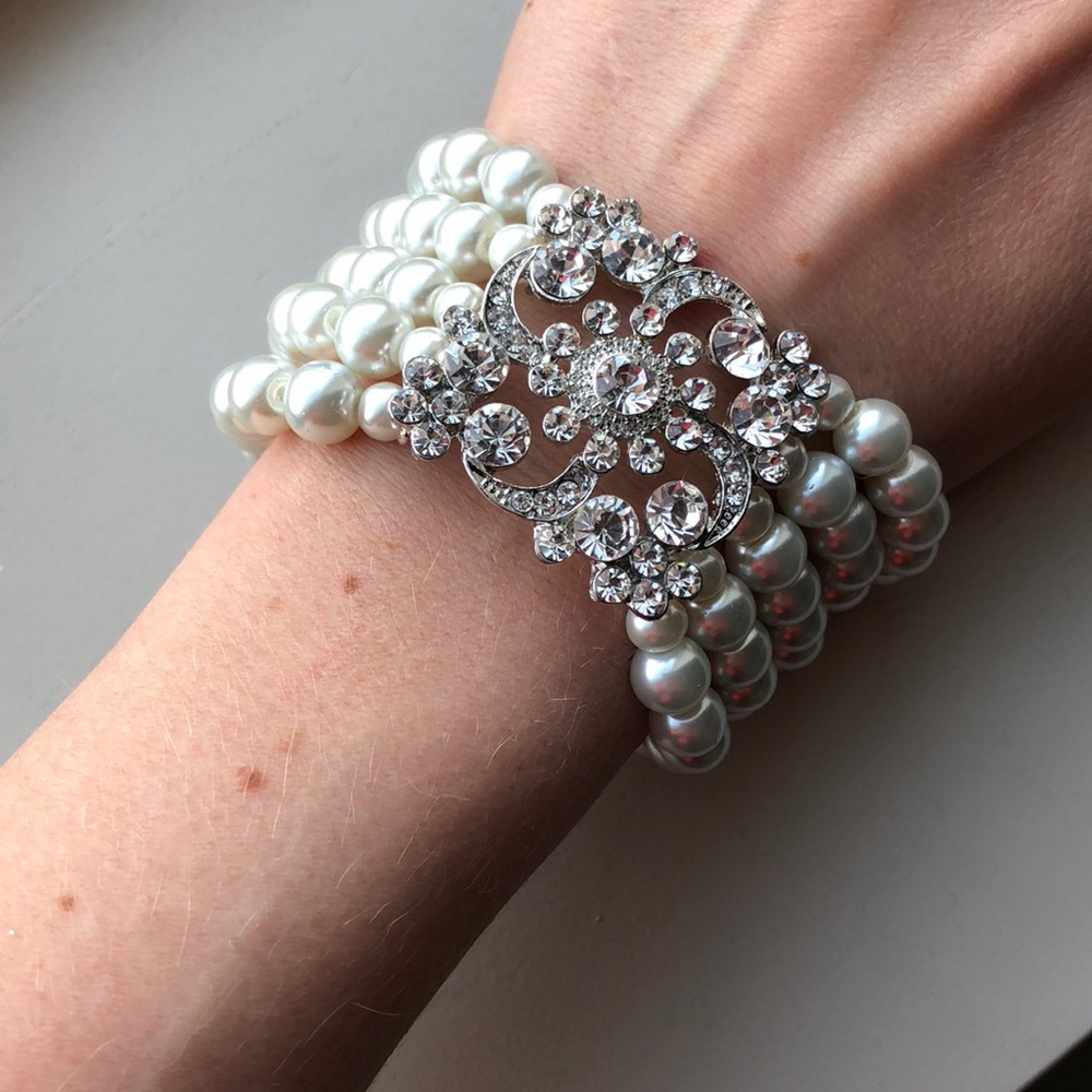 Faux Pearl Jewelry Set